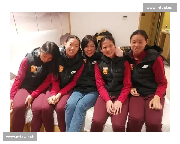 中国女足鏖战巴西女足 展现亚洲力量与世界顶尖对抗魅力 中国女足鏖战巴西女足 展现亚洲力量与世界顶尖对抗魅力